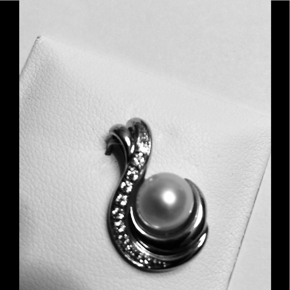 Swirl Of a Pearl Cultured Pearl set in Sterling